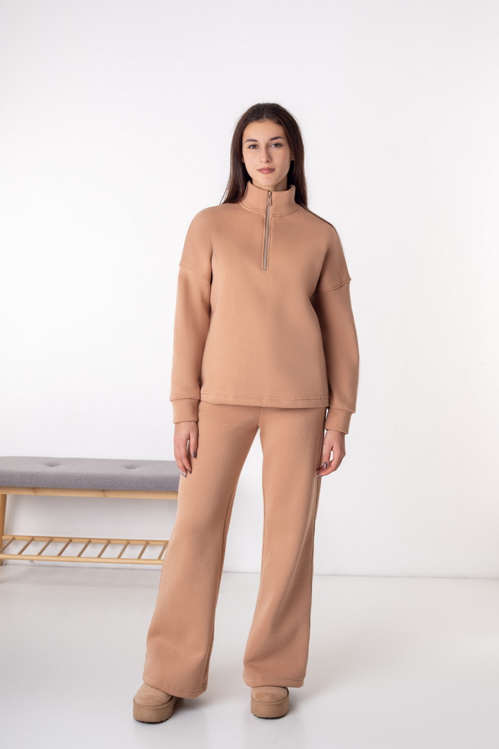 Костюм жіночий